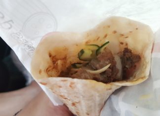 아닐라오에서 공항가는 길에 기대하지 않았는데 맛있는거 먹은 썰