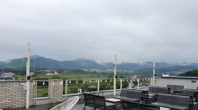 아산 신정호의 전망을 제대로 즐기는 까페