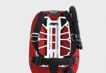 스쿠버다이빙 싱글탱크 BCD 구성 부속품들 ( BC 백플레이트 및 부착물 부품) 하네스가 부착된 구명조끼