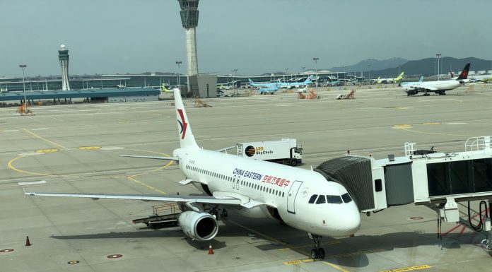 중국동방항공 후기 – 상하이 푸동공항 경유 중국동방항공 비행기